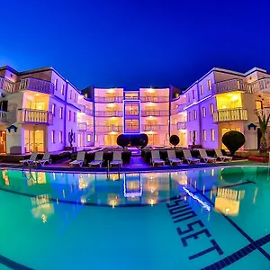 Sunset Village Отель